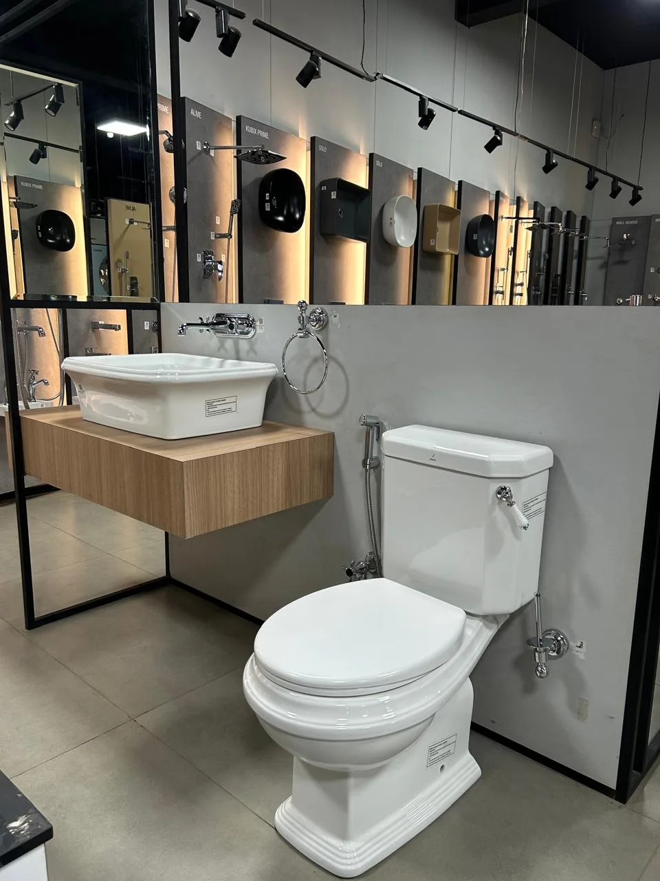Derlakatte showroom view 2