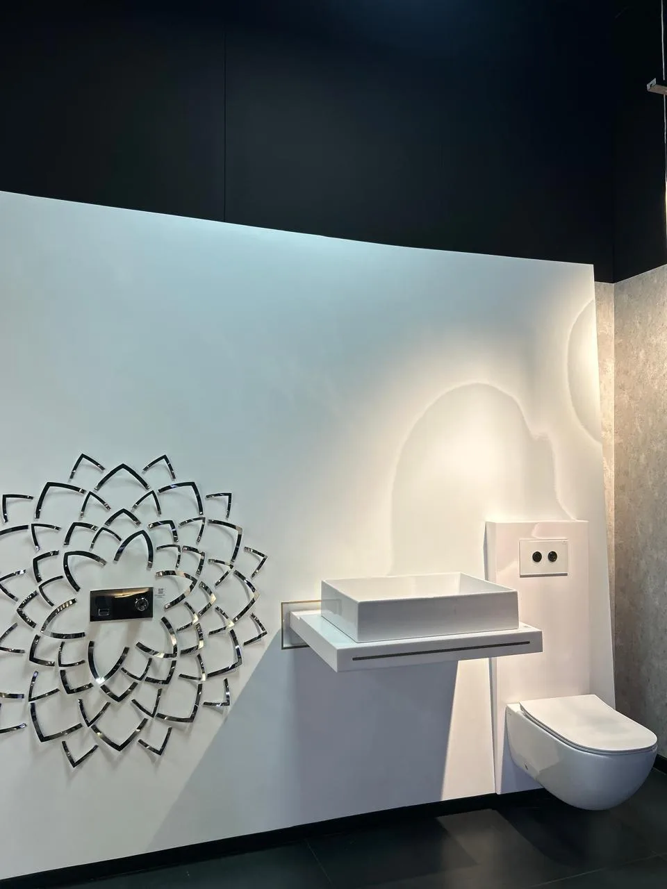 Derlakatte showroom view 3