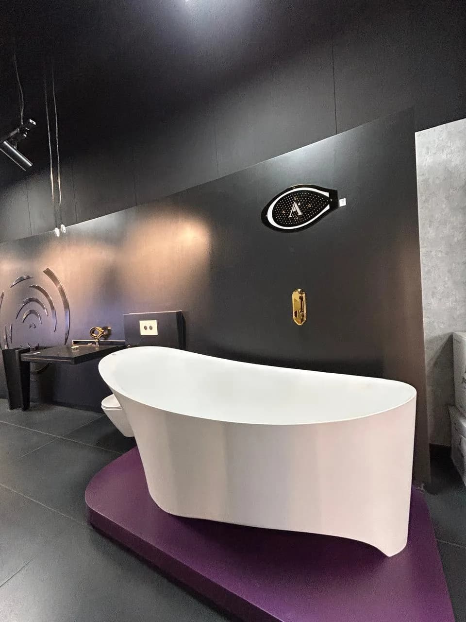 Derlakatte showroom view 5